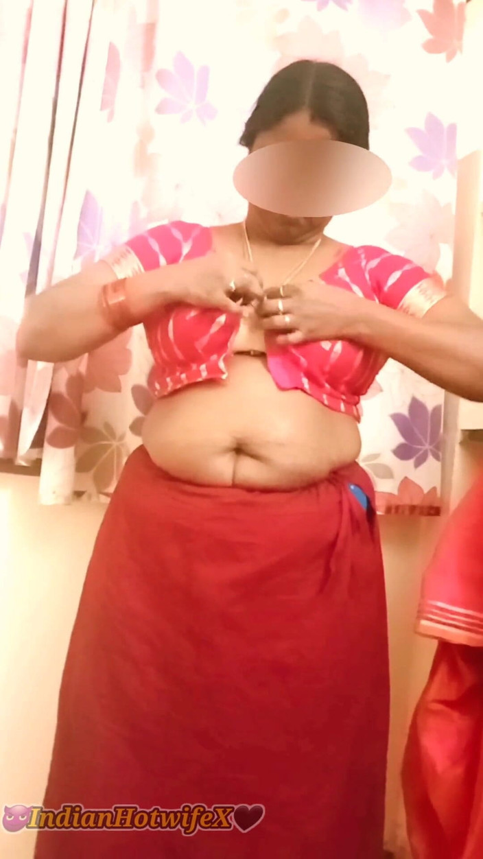 RenuRaj: Tamilská nadržená bbw manželka Latha Nahá Saree Škádlení a romantika s...