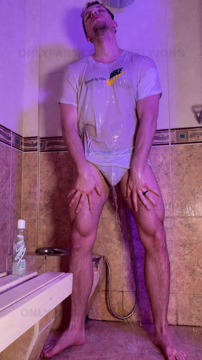 Lovely John: Genießen sie mich in einer warme, heißen dusche und ganz...