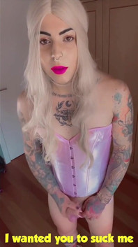 La ragazza barbie viene