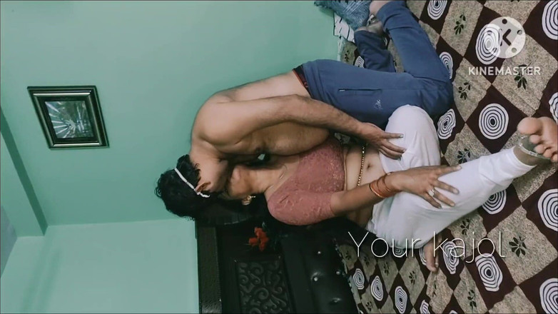 Lustykajolbhabhi: 岳父对他丰满的儿媳感到疯狂 第1部分