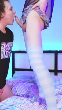 ฉันนั่งคร่อมหน้าเขาหลังจากที่เขาเย็ดฉัน