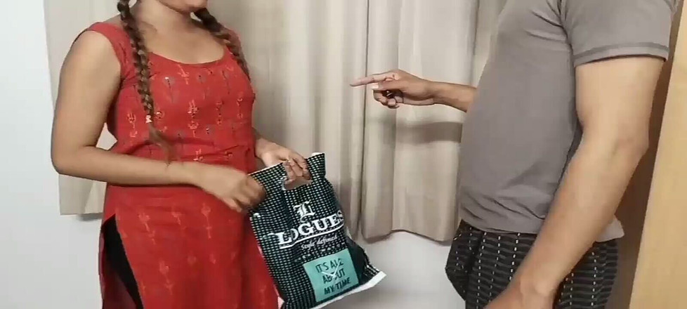 Fulki: Desi holka si přišla udělat blůzu, pak se to stalo