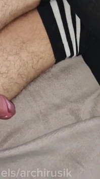 큰 자지로 Sissy 펨보이의 처녀 엉덩이를 깨뜨리기!