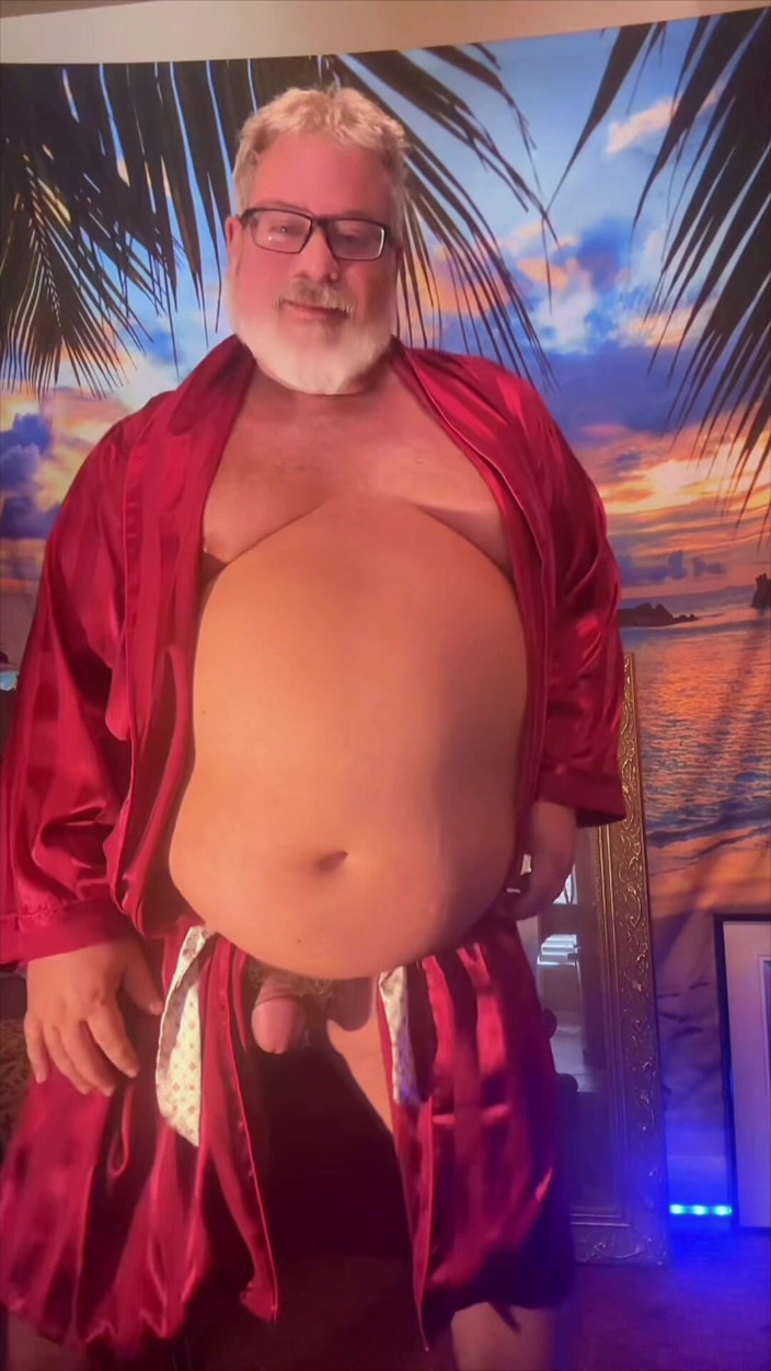 Hand-Free-Daddy-Chub: El Famoso Oso Bailarín Desnudo