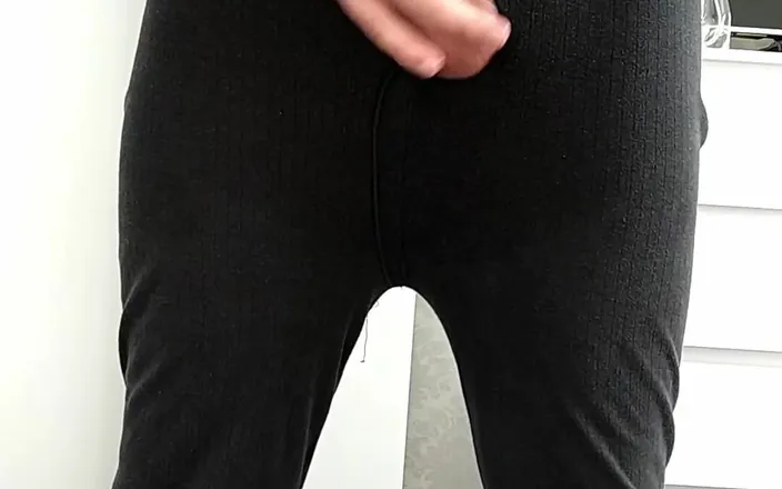 Ryan Roosevelt: Stand-up Oily Wank in My Thermals - 8 Day Load