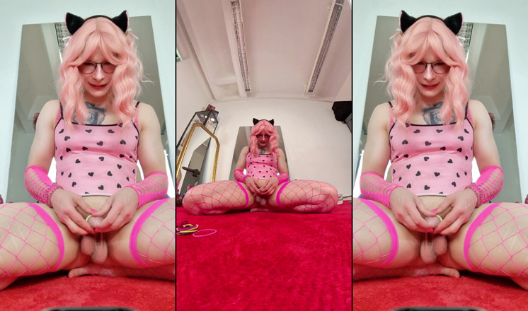 Sissy Adventures: Sissy Kitty Chantal Sweet část 2 - Velký penis čůrá do kondomu