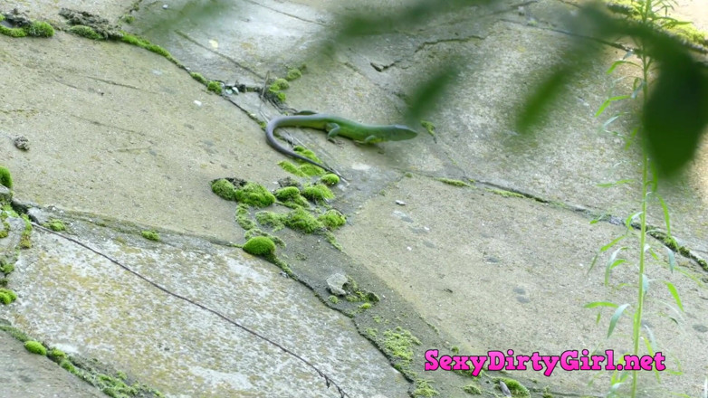 Sexy Dirty Girl: Rough fucking outdoor on an inflatable mattress