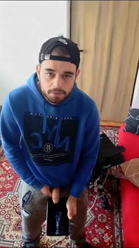Wytrysk w moim pokoju na tablecie.