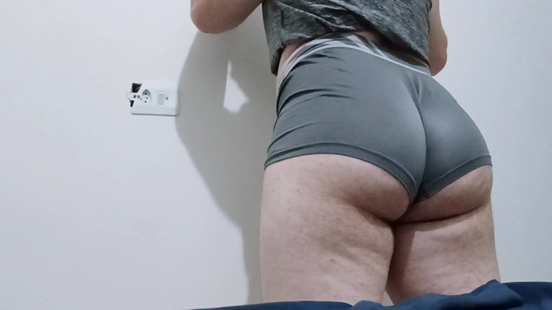 amateurbrazilian: Pouvez-vous m’aider à trouver ma culotte sale ?