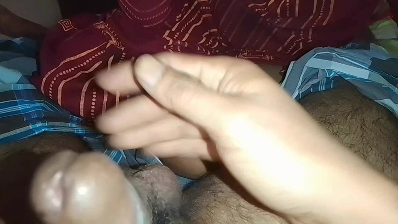 Bijukumar: Una ragazza indiana succhia le palle di suo marito