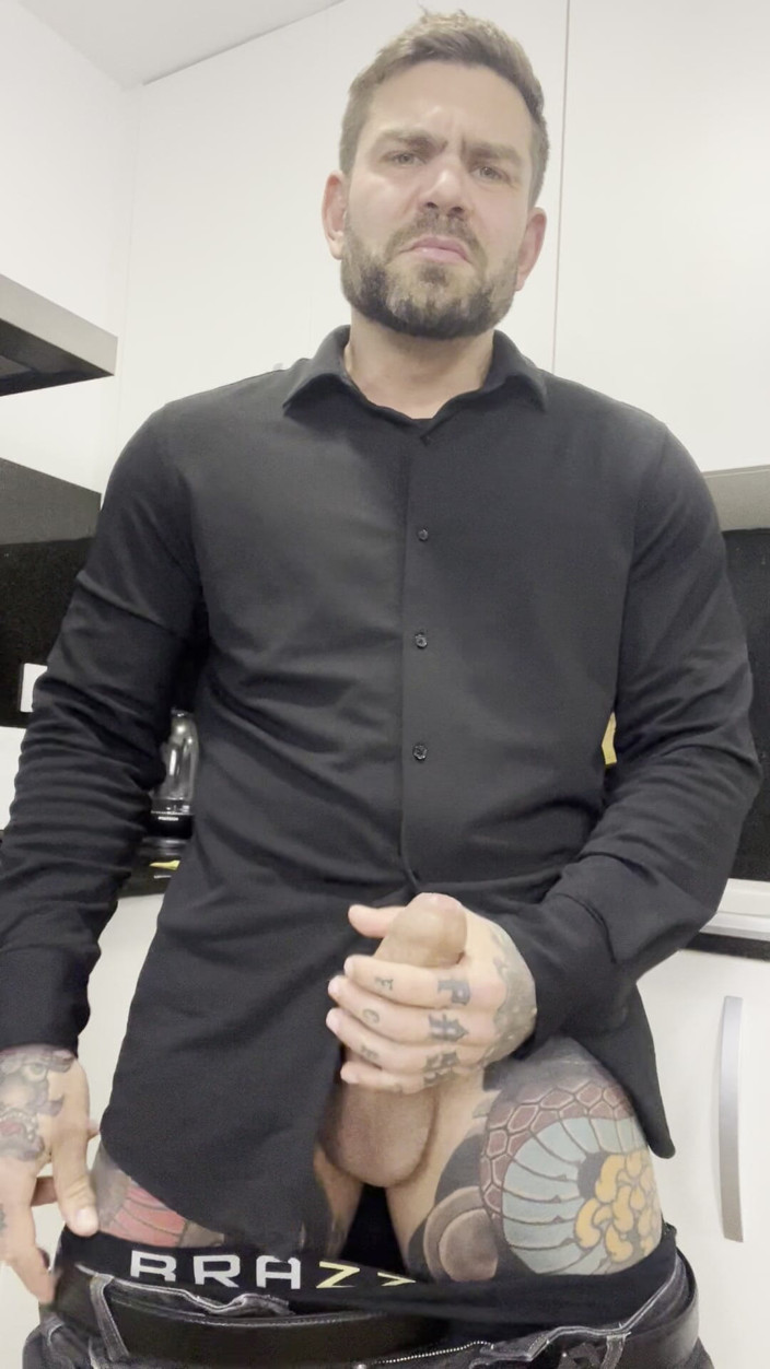 Juan Lucho Gay: Na Cozinha do Bonito Musculoso