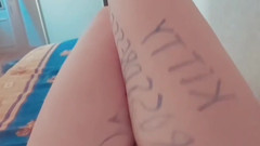 Kitty_Cross: प्यारी बहिन आराध्य गुलाबी स्कर्ट में दिखा रही है