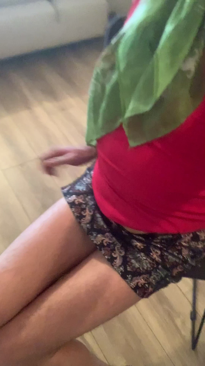 cd_aysemmm: 피자 배달 소년의 자지를 빨아