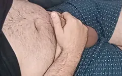 Masturbando, masturbando e masturbando! Acaricia seu pau