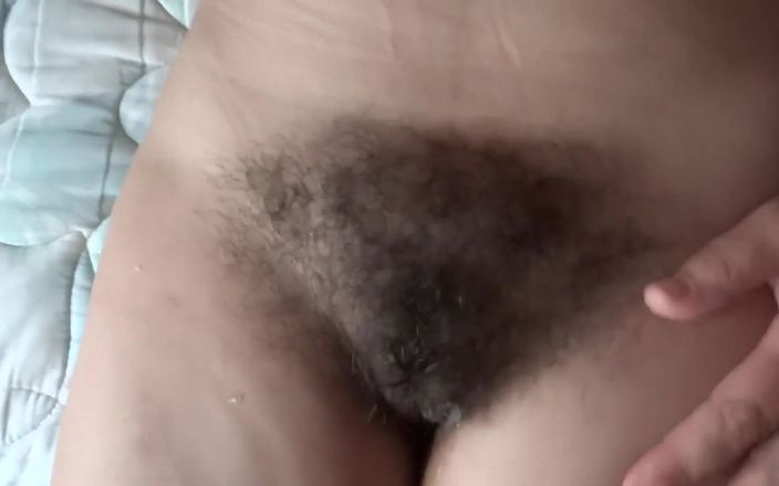 Ardientes69: Il fratellastro mi lecca la figa pelosa e viene nella...
