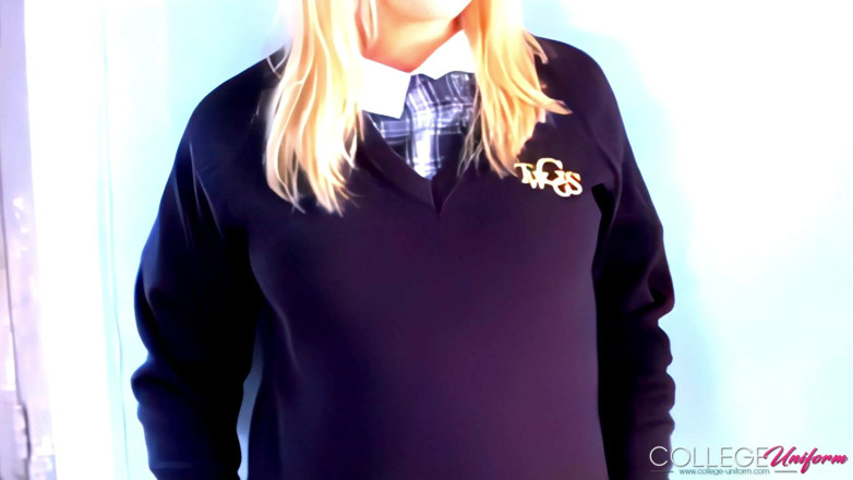 College Uniform: Spogliarello estivo con milly hedgland