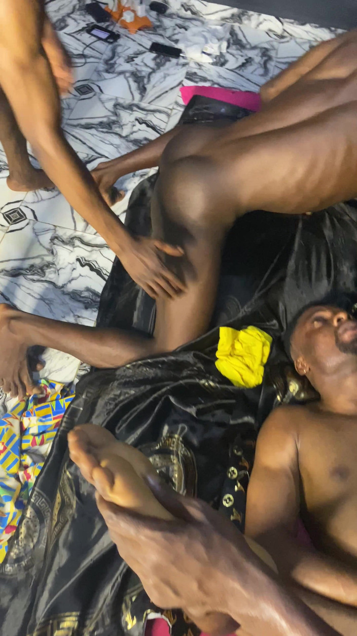 assdriller50: Camera Man acaba por esmagar minha bunda macia