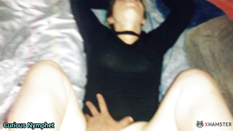 Adrian And Curious: Footjob milf pirang dewi yang penasaran fethis kaki memek berbulu...