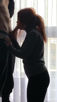 น้องสาวต่างแม่ไม่ยอมให้ฉันอาบน้ำ