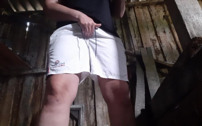 Lesbian-candys: Village se masturba em um celeiro com a roupa para...