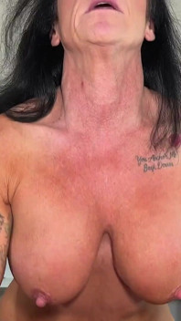 POV Kandys kuk suger cuckold