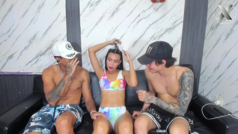 Latin bitch: Sert oral seks ve yüz sevişme de dahil