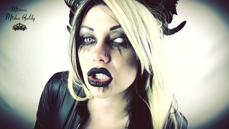Goddess Misha Goldy: Succubus vai te comer depois de foder!