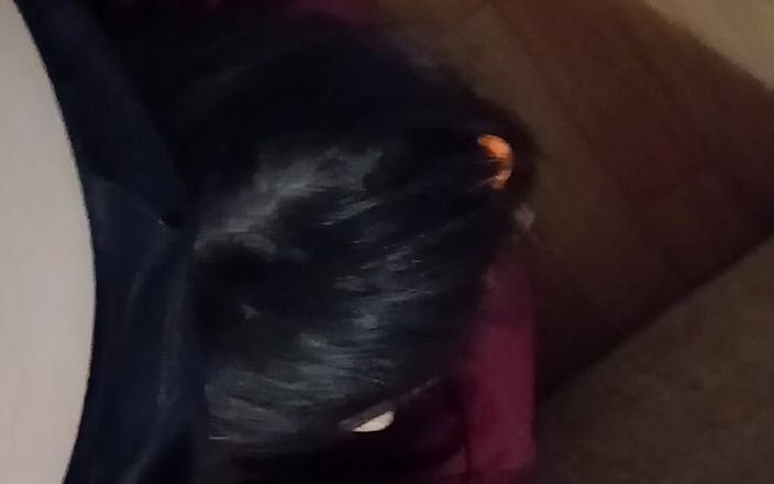 Lesbian-candys: Я лижу киску моей учительницы с большими сиськами за хорошую оценку