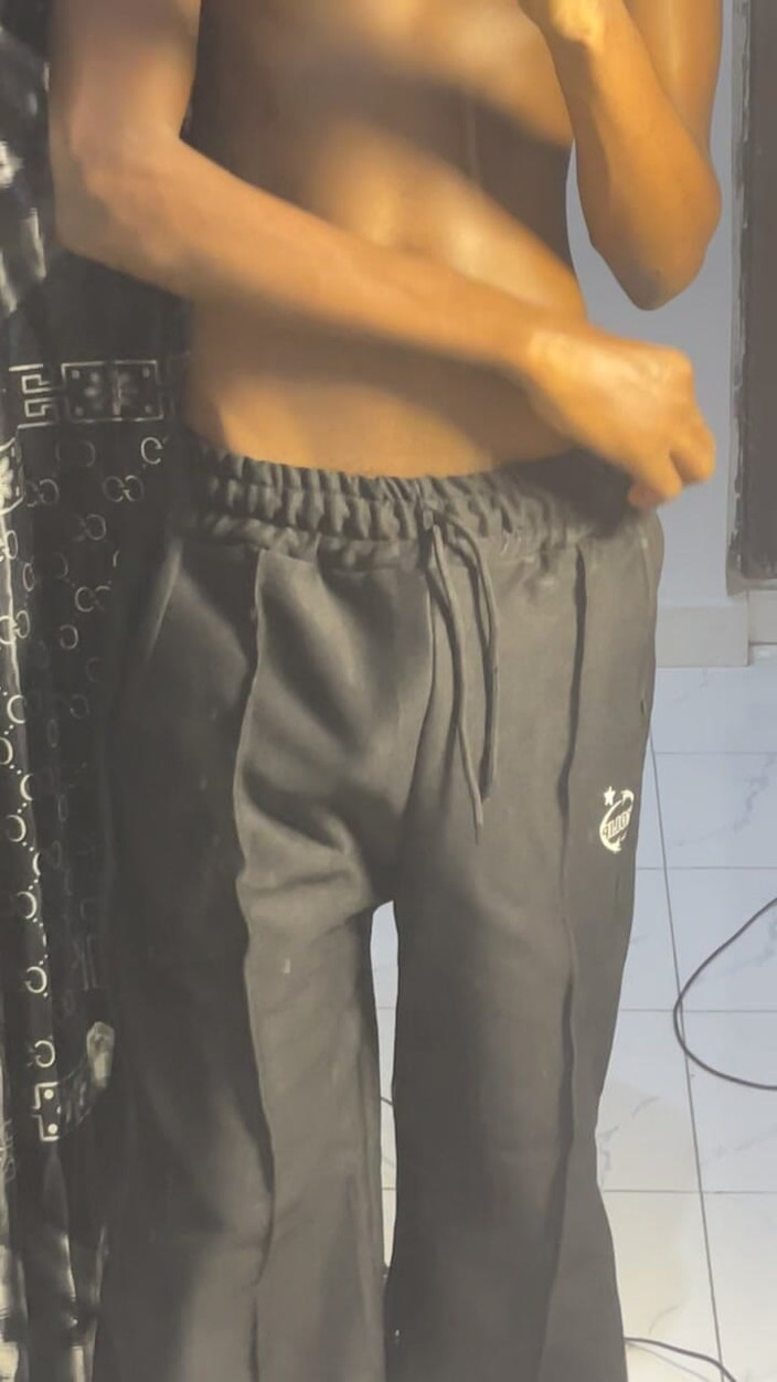 Aded-Toxic: Twink langsing dengan besar 2