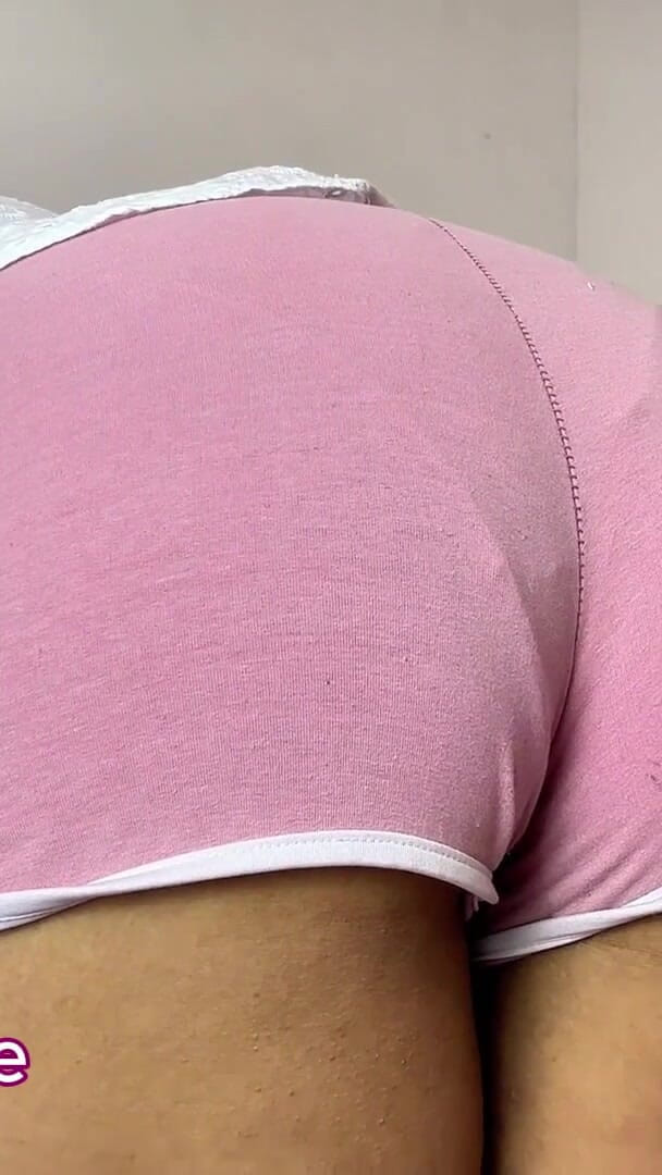 BBW Bubbly Farts in Pink Shorts (Anna Cutiepiie) BBW Bubbly Farts in Pink Shorts (Anna Cutiepiie)
