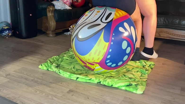 BeachBallsDuo: 100kgs bigbootylucy dan 90kg naga, dihancurkan 14 telur pantai yang berbeza dan...