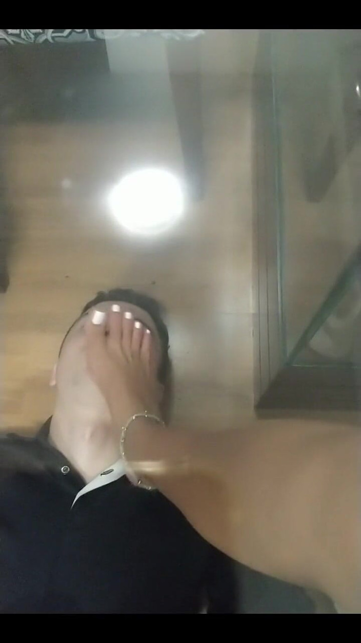 KiffaFeet: Nô lệ chân dưới bàn tha