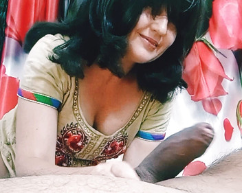 Bolly Karma: Pompino di grande cazzo nero ragazza troia calda