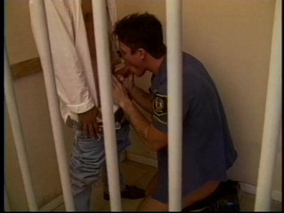 Gays Case: Podnikatel se učí, že dlouhý čůrák zákona má skvělé ochutnávky ve vězení