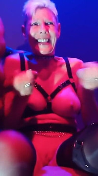 Corabitch con 5 chicos en el meetingpoint swinger en Gran Canaria