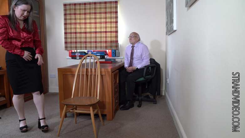 Sarah Stern: Karzę moją sekretarkę