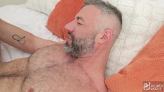 Svalnatý táta Roman Mercury otevírá sexy Cole Connor