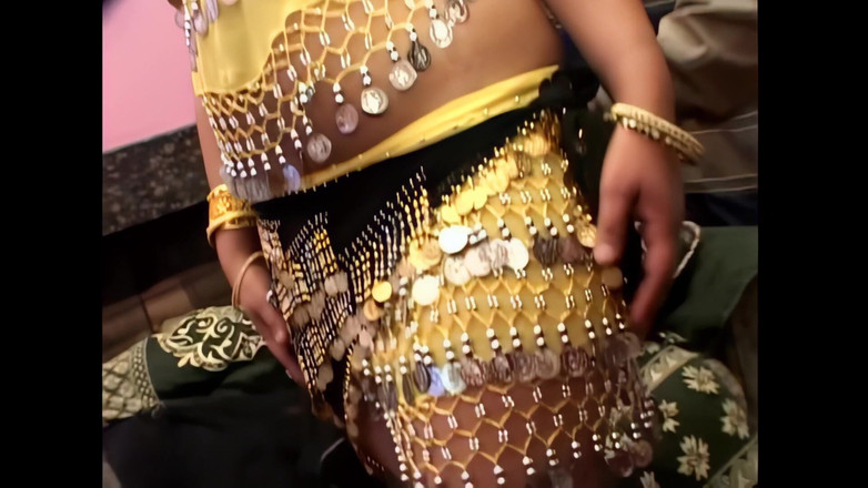 The Swingers & CO.: Индийская шлюшка громко стонет, скачу на толстом жестком члене