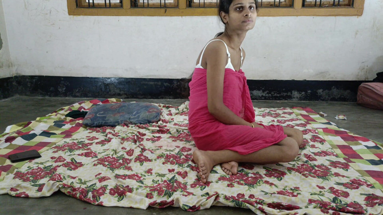 Easypron: 印度德施村辣妹parnita和男友做爱