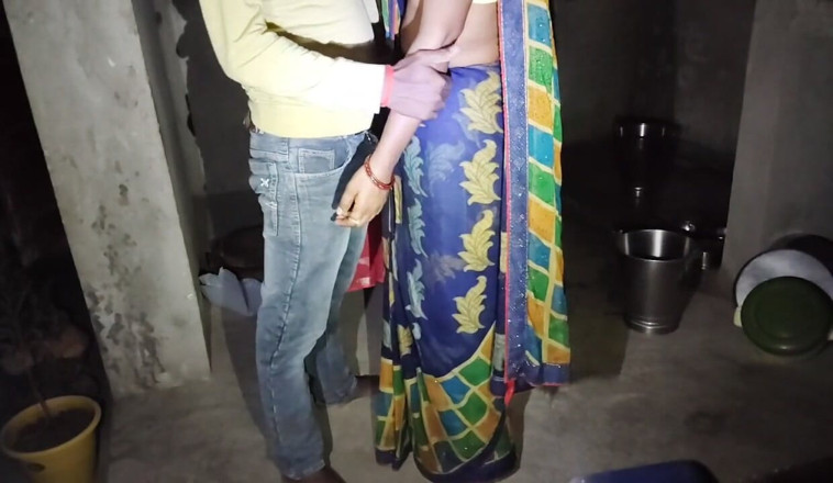 Sexywife: Desi fa sesso con una ragazza sexy calda a Sari