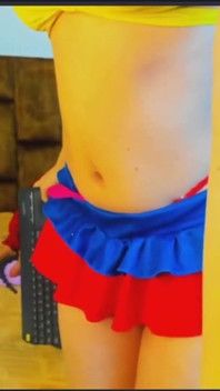 Une Latina Fait Un Show Sexuel À Poil, Gros Seins Naturels