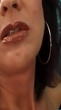 Tetona milf dedos peludo coño goteando en lencería