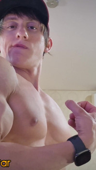 Visar mina biceps!