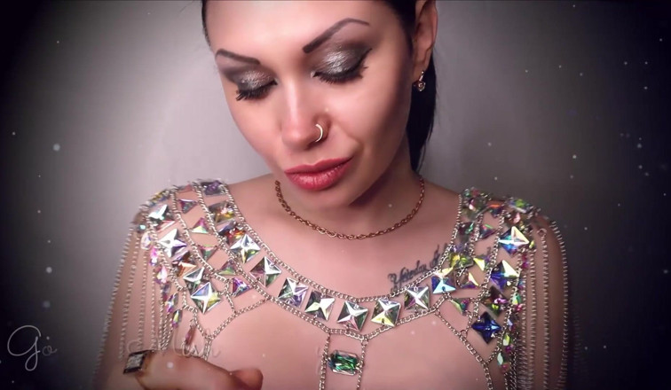 Goddess Misha Goldy: Você não pode dizer não aos meus lábios e peitos...