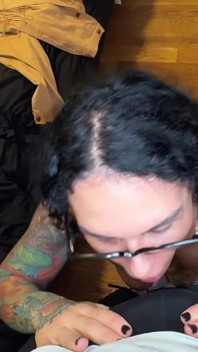 Bianca bailee舌头乱搞他的屁股并乞求中出