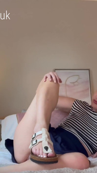 Birkenstock und fußfetisch erfreuen sich von deiner freundin
