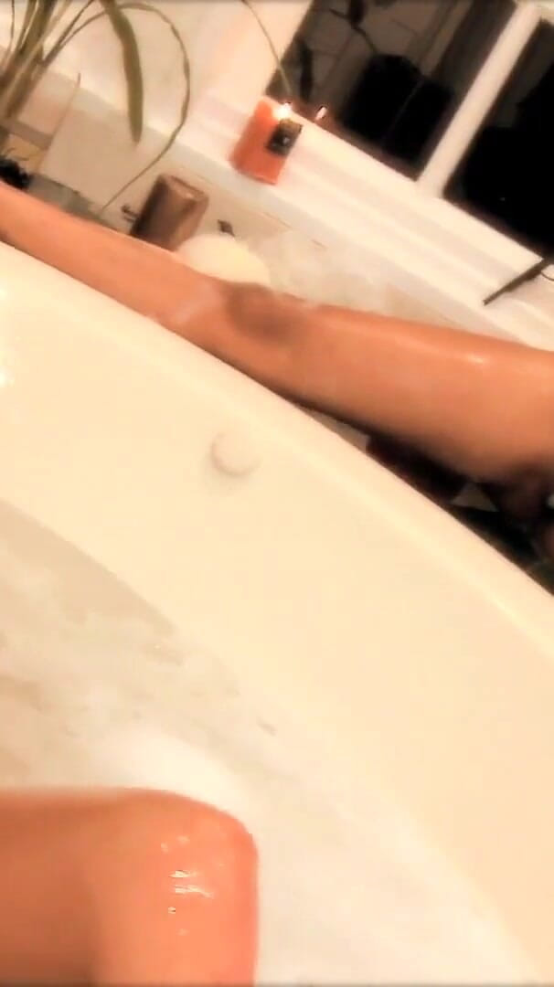 Lesbian dolls: Celeste Star aur Ruby Reyes ke bich lesbiyan pyar taitoo...