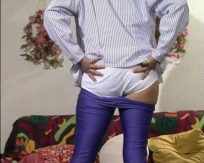 YOUR FIRST PORN: Biola dewasa dengan putri tiri Maria