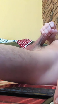 Twink's Morning Fresh Cumshot