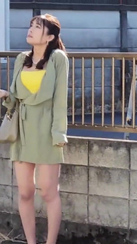 Housewife Who's Been Using Her Looks to Attract College Students. “that's a Bit Too Sexy!” They Whined.